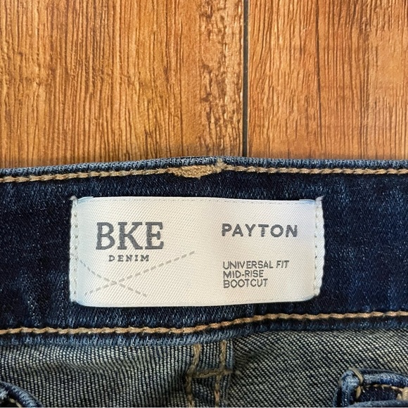 BKE Women’s Blue Payton Mid Rise Boot Cut Jeans Size 28 x 32 - Picture 3 of 15
